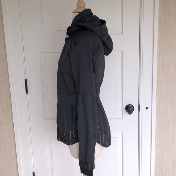 Lululemon Women's Running/Hiking Jacket Black 6 - Picture 8 of 16